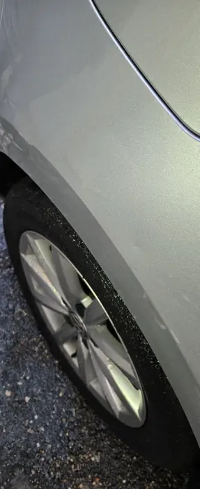 VW Golf: haarkras boven het wiel na het herstel